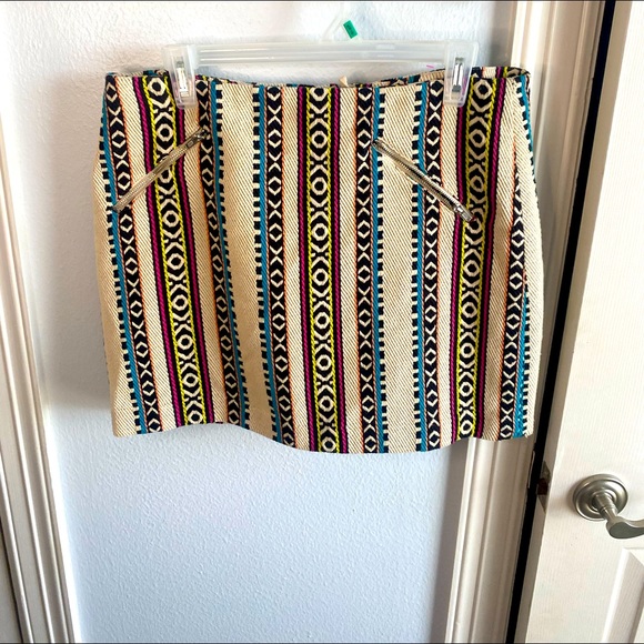 H&M Dresses & Skirts - H&M Tribal Woven Aztec Tapestry Bohemian Mini Skirt